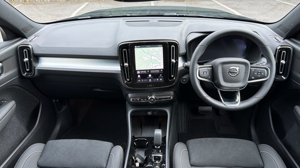 Volvo XC40 2.0 B4P Plus Black Edition 5dr Auto Petrol Estate - Image 5