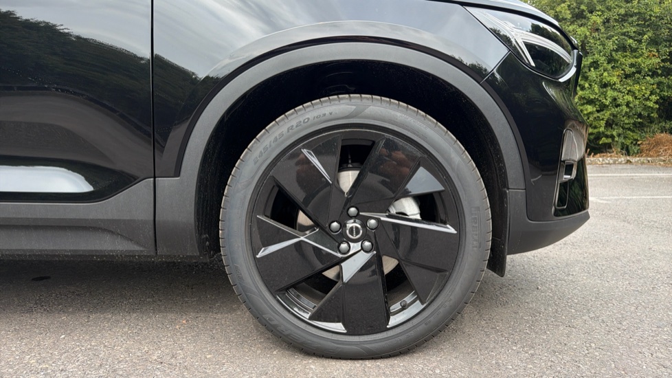 Volvo XC40 2.0 B4P Plus Black Edition 5dr Auto Petrol Estate - Image 9