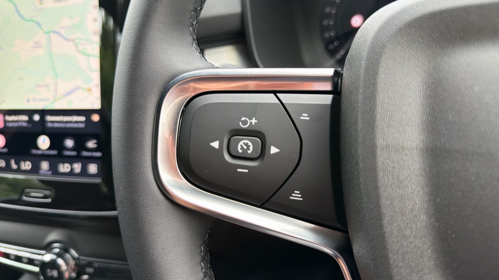 Volvo XC40 2.0 B4P Plus Black Edition 5dr Auto Petrol Estate - Image 21