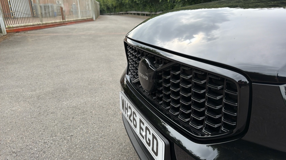 Volvo XC40 2.0 B4P Plus Black Edition 5dr Auto Petrol Estate - Image 61