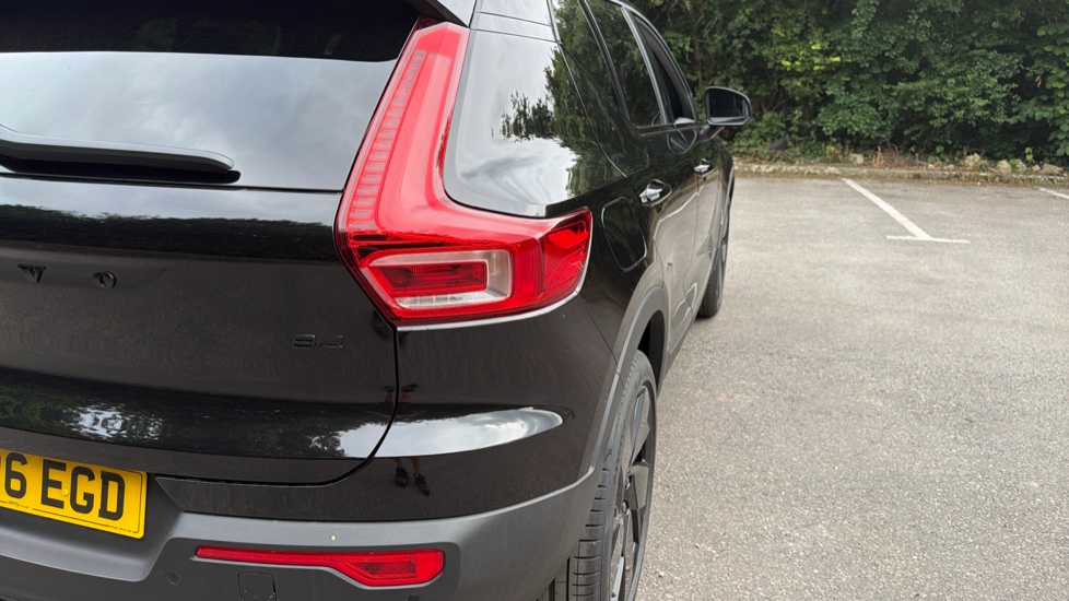 Volvo XC40 2.0 B4P Plus Black Edition 5dr Auto Petrol Estate - Image 63