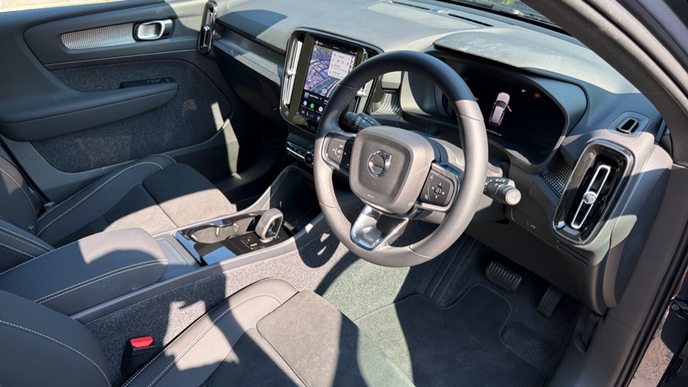 Volvo EX40 185kW Ext Range Plus Black Editon 82kWh 5dr Auto Electric Estate - Image 4