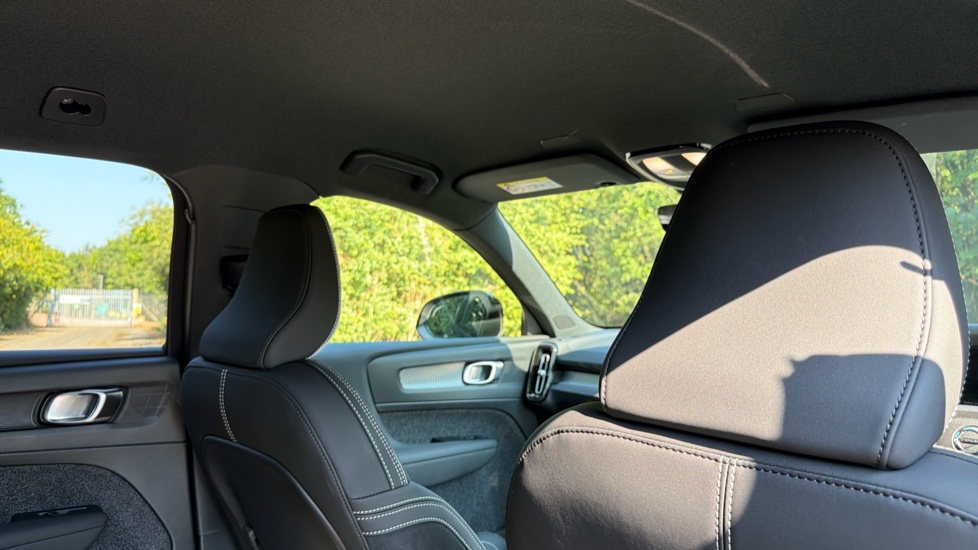 Volvo EX40 185kW Ext Range Plus Black Editon 82kWh 5dr Auto Electric Estate - Image 55