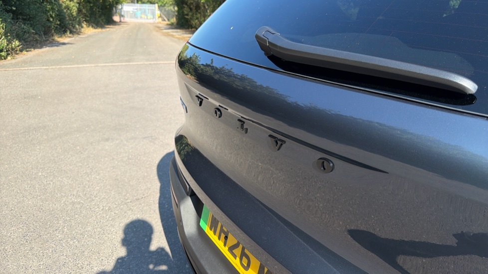 Volvo EX40 185kW Ext Range Plus Black Editon 82kWh 5dr Auto Electric Estate - Image 56
