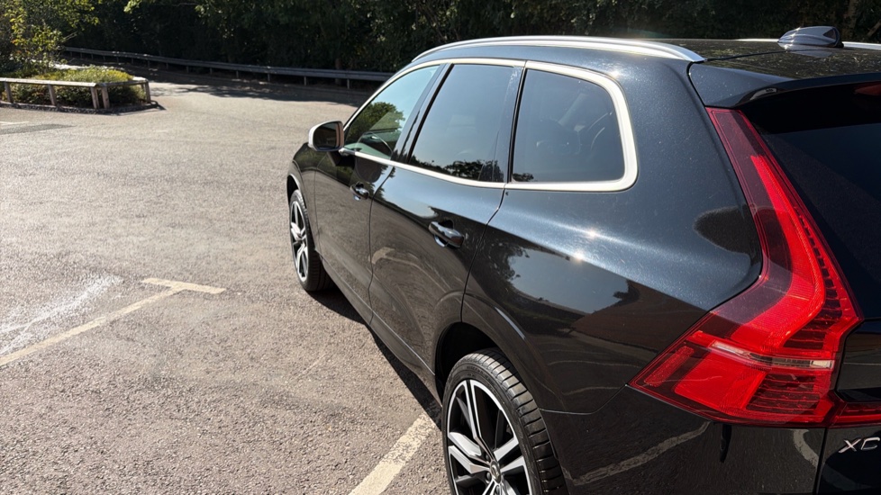 Volvo XC60 2.0 D5 PowerPulse R DESIGN Pro 5dr AWD Geartronic Diesel Estate - Image 59