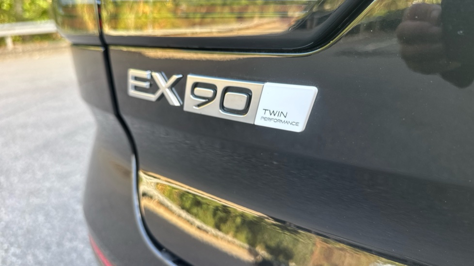 Volvo EX90 380kW Twin Motor Performance Ultra 111kWh 5dr Auto Electric Estate - Image 17