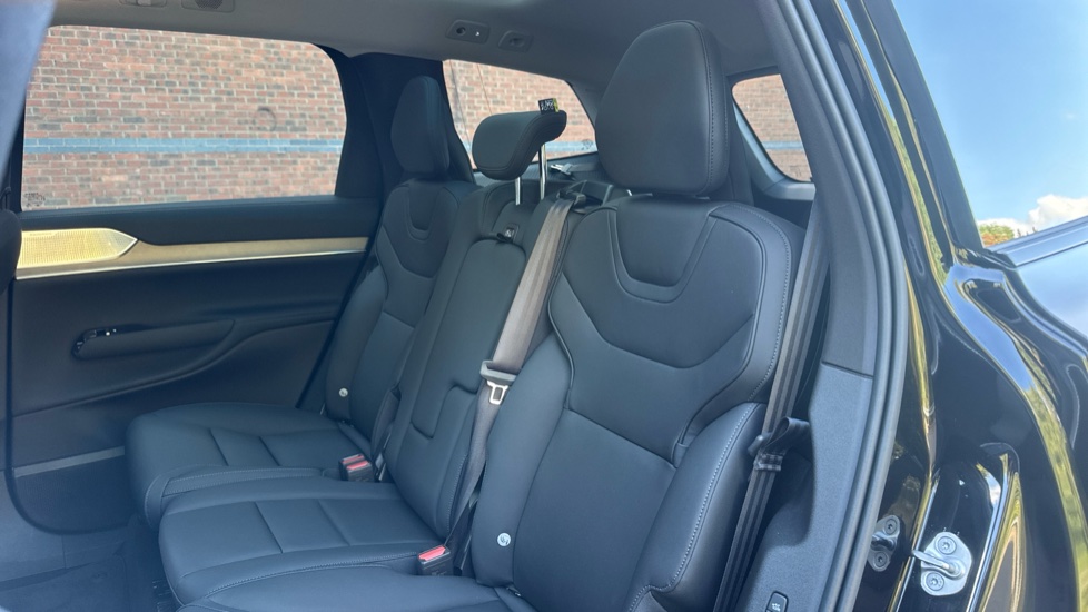 Volvo EX90 380kW Twin Motor Performance Ultra 111kWh 5dr Auto Electric Estate - Image 18