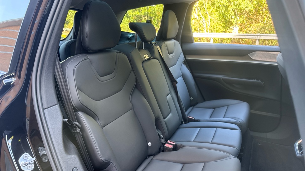 Volvo EX90 380kW Twin Motor Performance Ultra 111kWh 5dr Auto Electric Estate - Image 19