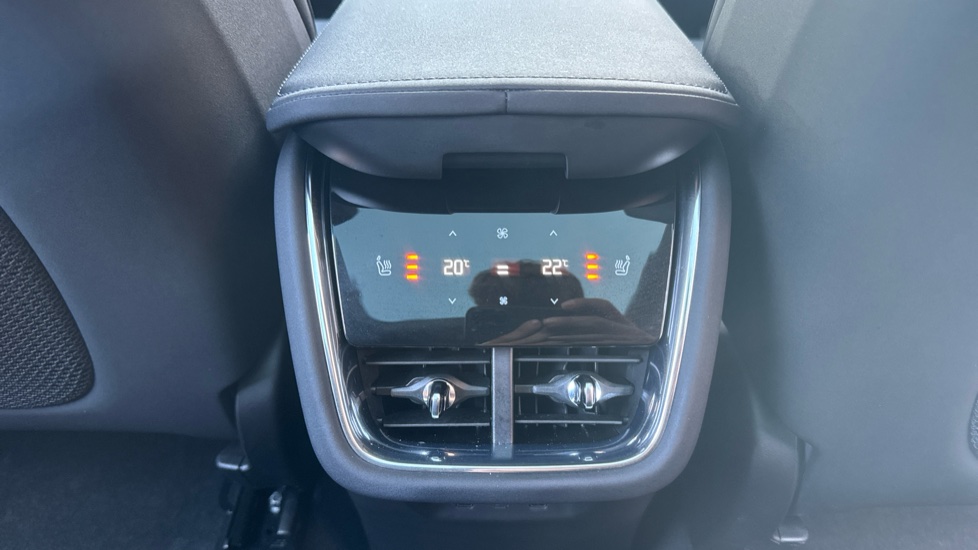 Volvo EX90 380kW Twin Motor Performance Ultra 111kWh 5dr Auto Electric Estate - Image 20