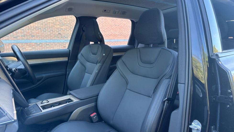 Volvo EX90 380kW Twin Motor Performance Ultra 111kWh 5dr Auto Electric Estate - Image 27