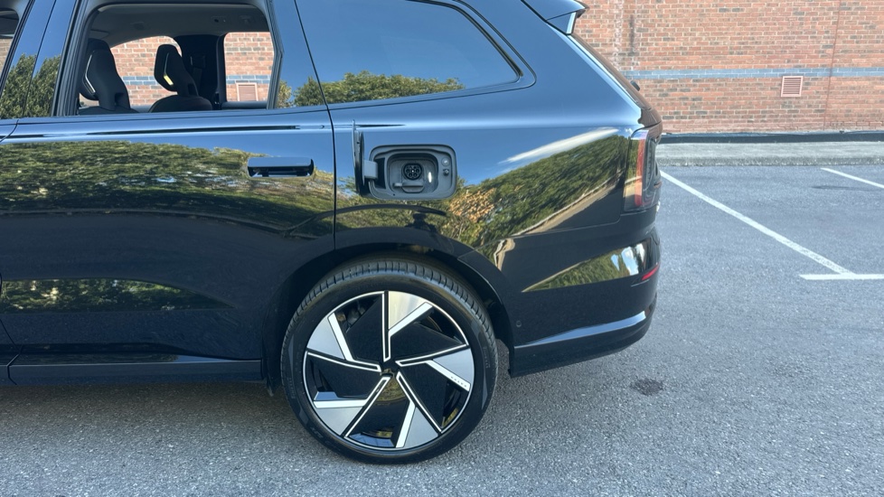 Volvo EX90 380kW Twin Motor Performance Ultra 111kWh 5dr Auto Electric Estate - Image 51