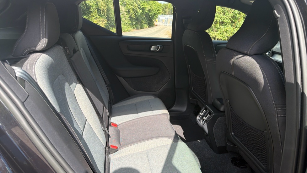 Volvo XC40 2.0 B3P Core 5dr Auto Petrol Estate - Image 6