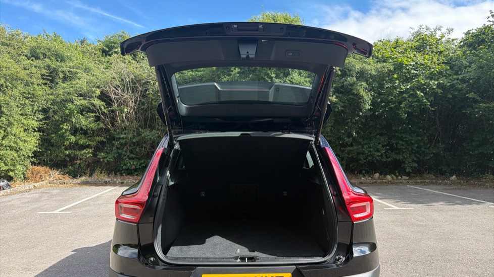 Volvo XC40 2.0 B3P Core 5dr Auto Petrol Estate - Image 13
