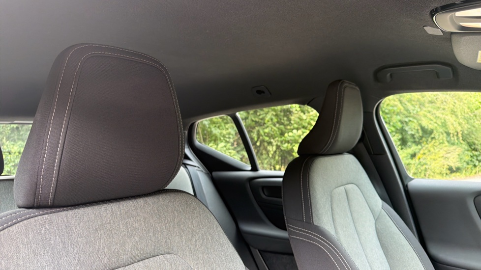 Volvo XC40 2.0 B3P Core 5dr Auto Petrol Estate - Image 30