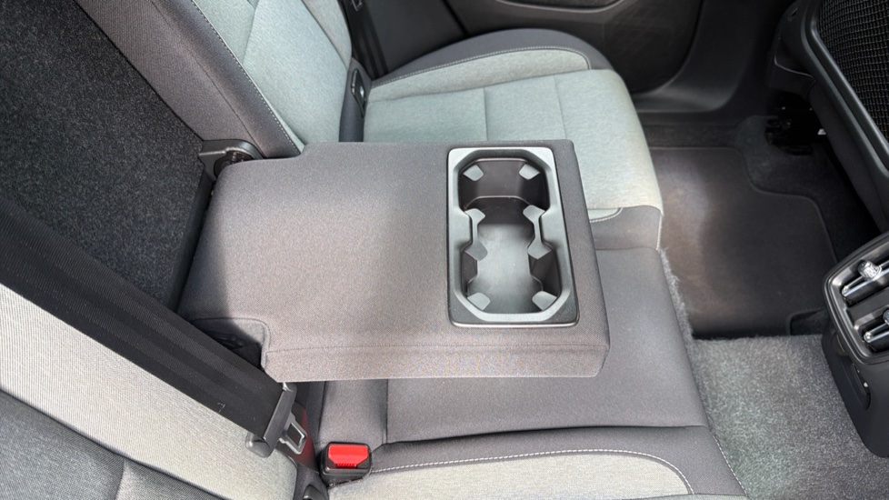 Volvo XC40 2.0 B3P Core 5dr Auto Petrol Estate - Image 33