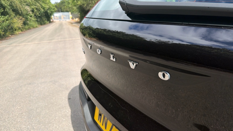 Volvo XC40 2.0 B3P Core 5dr Auto Petrol Estate - Image 41