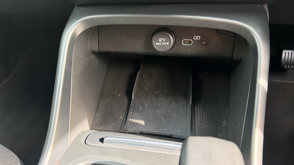 Volvo XC40 2.0 B3P Core 5dr Auto Petrol Estate - Image 48