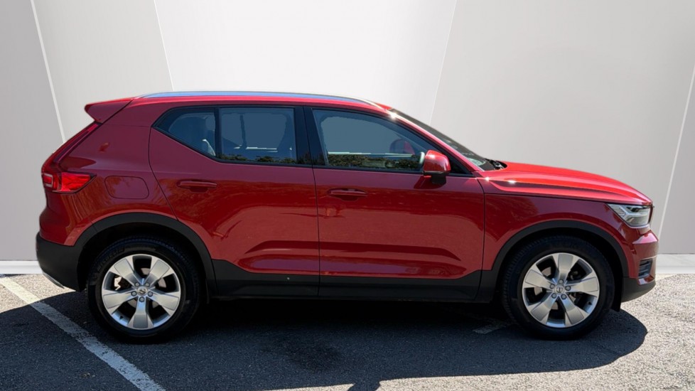 Volvo XC40 1.5 T3 [163] Momentum 5dr Geartronic Petrol Estate - Image 3