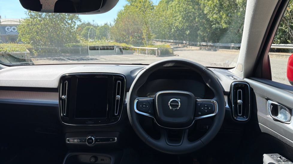 Volvo XC40 1.5 T3 [163] Momentum 5dr Geartronic Petrol Estate - Image 10