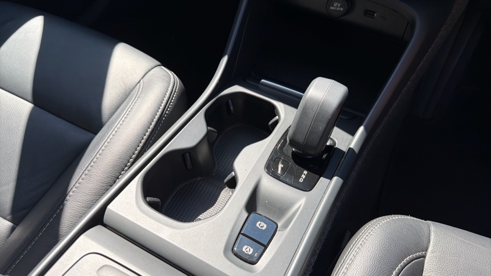 Volvo XC40 1.5 T3 [163] Momentum 5dr Geartronic Petrol Estate - Image 25