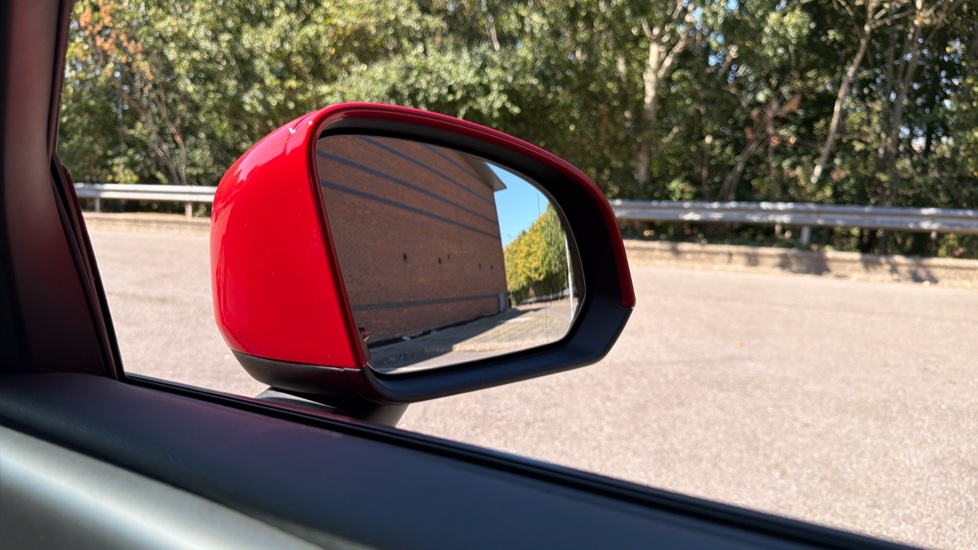 Volvo XC40 1.5 T3 [163] Momentum 5dr Geartronic Petrol Estate - Image 31