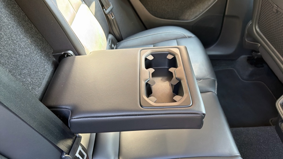 Volvo XC40 1.5 T3 [163] Momentum 5dr Geartronic Petrol Estate - Image 33