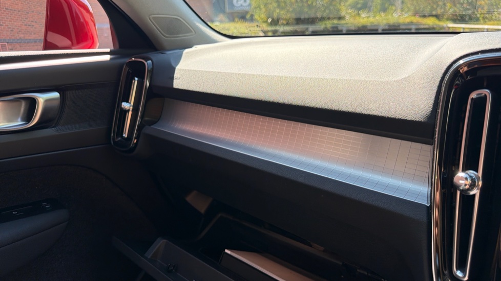 Volvo XC40 1.5 T3 [163] Momentum 5dr Geartronic Petrol Estate - Image 36