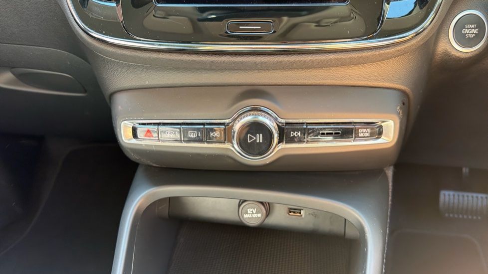 Volvo XC40 1.5 T3 [163] Momentum 5dr Geartronic Petrol Estate - Image 37