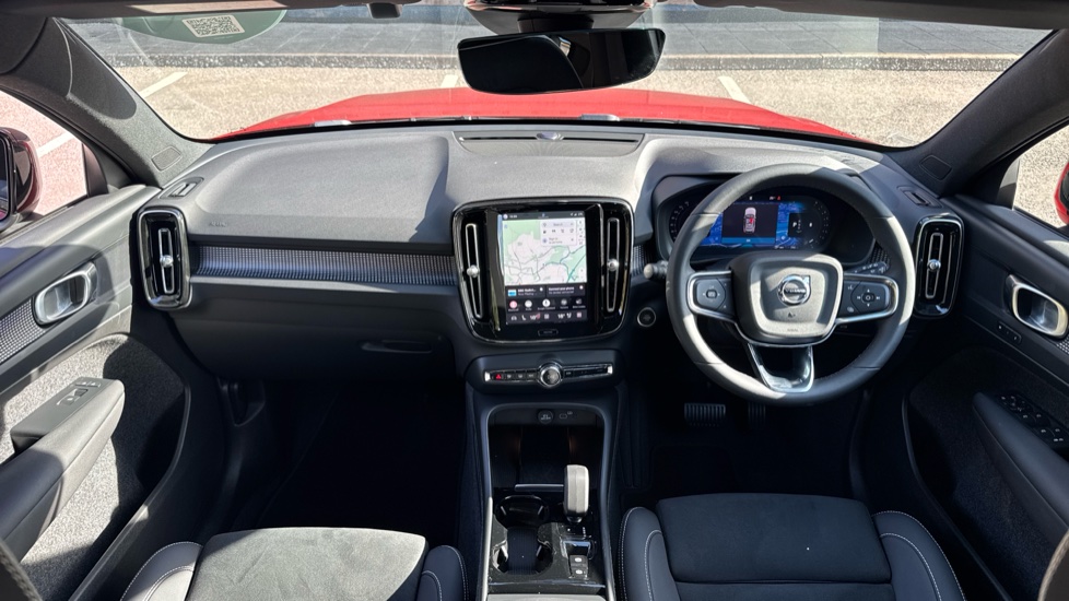 Volvo XC40 2.0 B4P Plus Dark 5dr Auto Petrol Estate - Image 5