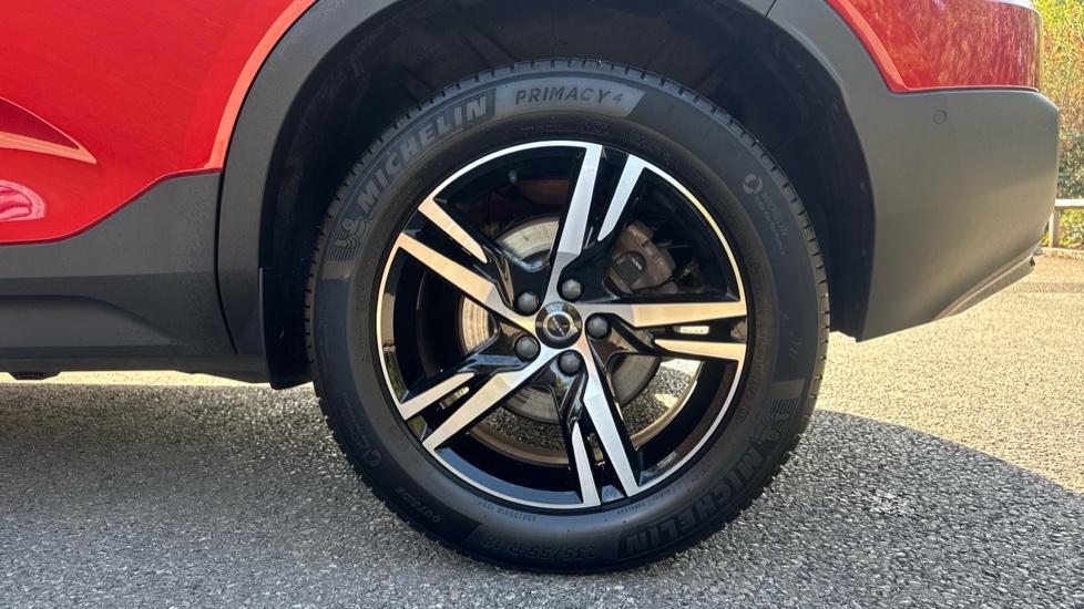 Volvo XC40 2.0 B4P Plus Dark 5dr Auto Petrol Estate - Image 9