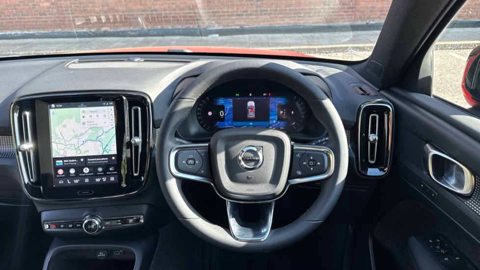 Volvo XC40 2.0 B4P Plus Dark 5dr Auto Petrol Estate - Image 10