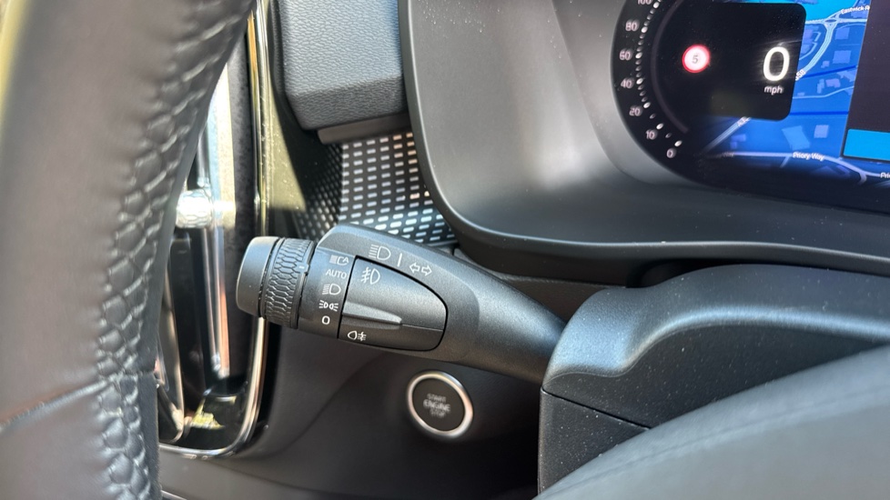 Volvo XC40 2.0 B4P Plus Dark 5dr Auto Petrol Estate - Image 36
