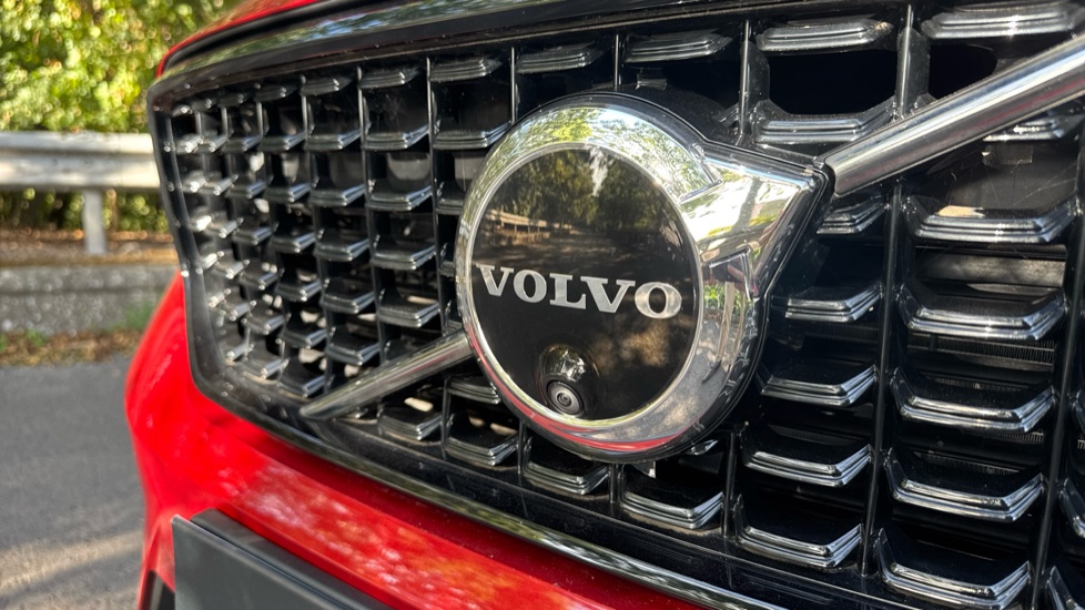 Volvo XC40 2.0 B4P Plus Dark 5dr Auto Petrol Estate - Image 54
