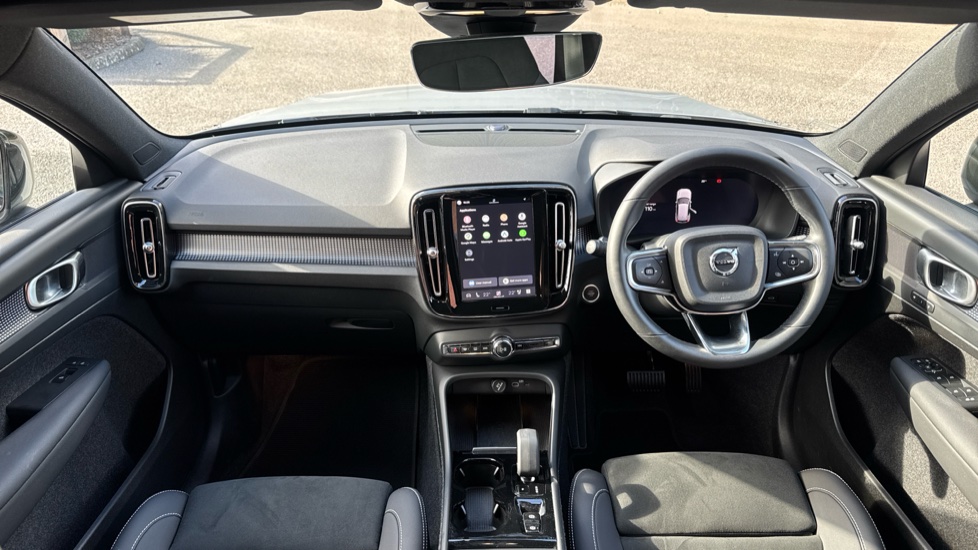 Volvo XC40 2.0 B4P Plus Dark 5dr Auto Petrol Estate - Image 5