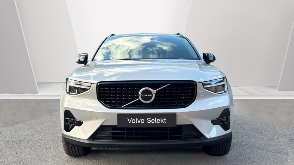 Volvo XC40 2.0 B4P Plus Dark 5dr Auto Petrol Estate - Image 8