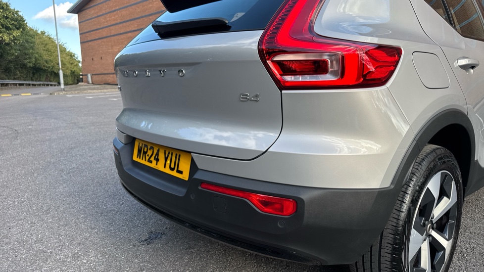 Volvo XC40 2.0 B4P Plus Dark 5dr Auto Petrol Estate - Image 19