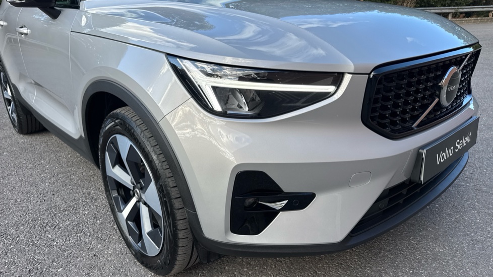 Volvo XC40 2.0 B4P Plus Dark 5dr Auto Petrol Estate - Image 22