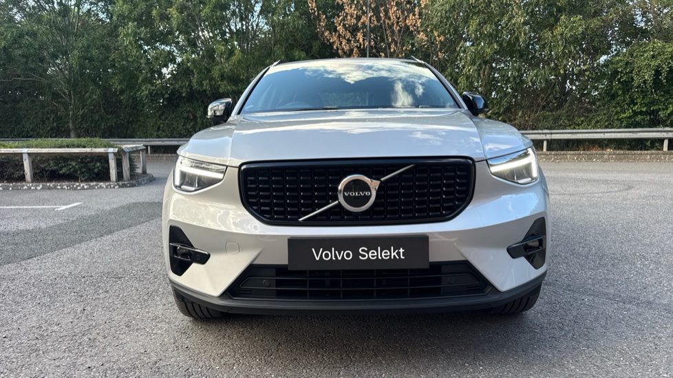 Volvo XC40 2.0 B4P Plus Dark 5dr Auto Petrol Estate - Image 23