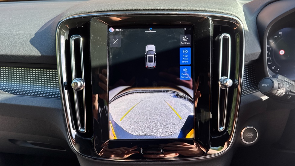Volvo XC40 2.0 B4P Plus Dark 5dr Auto Petrol Estate - Image 36