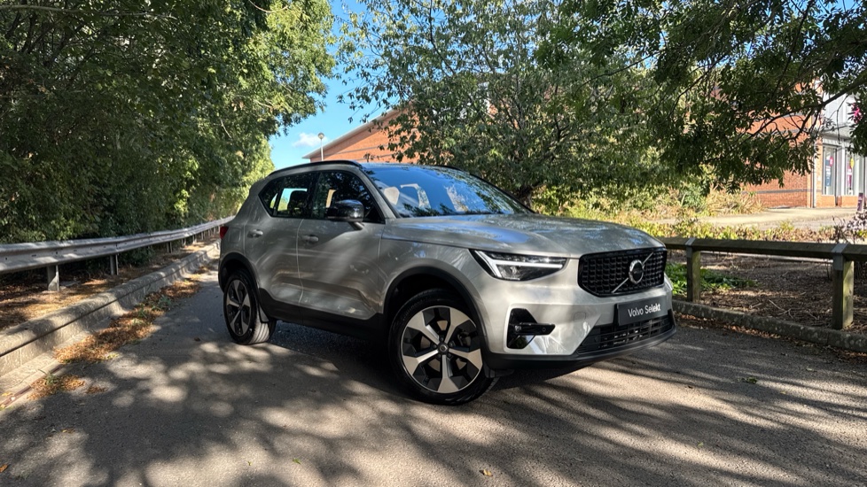 Volvo XC40 2.0 B4P Plus Dark 5dr Auto Petrol Estate - Image 53