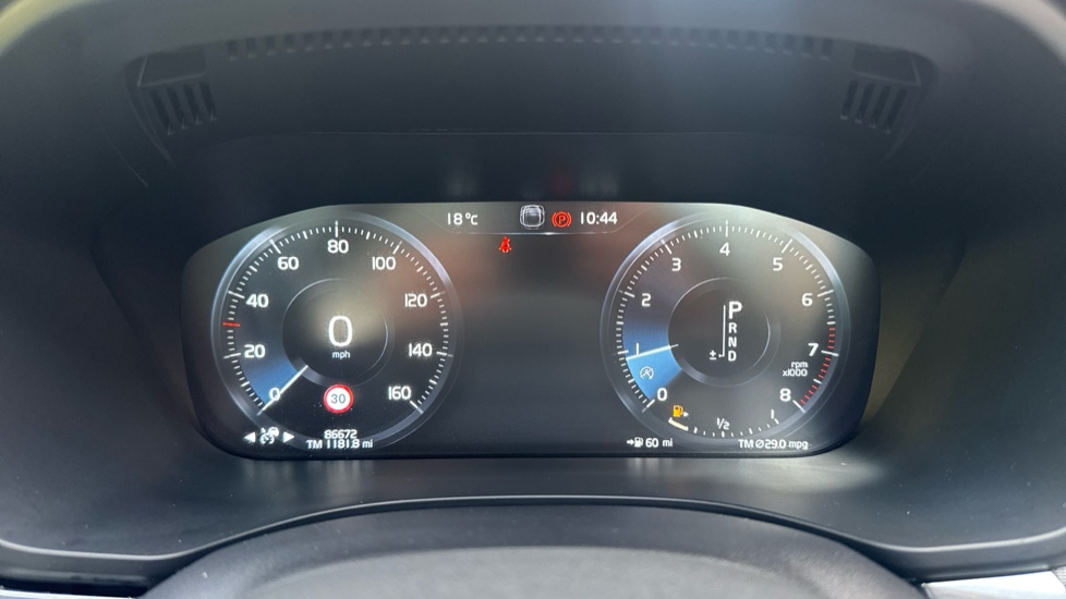 Volvo XC60 2.0 T5 [250] R DESIGN Pro 5dr AWD Geartronic Petrol Estate - Image 11