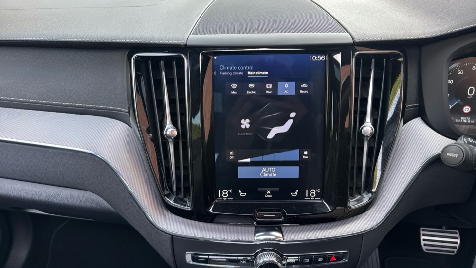 Volvo XC60 2.0 T5 [250] R DESIGN Pro 5dr AWD Geartronic Petrol Estate - Image 45
