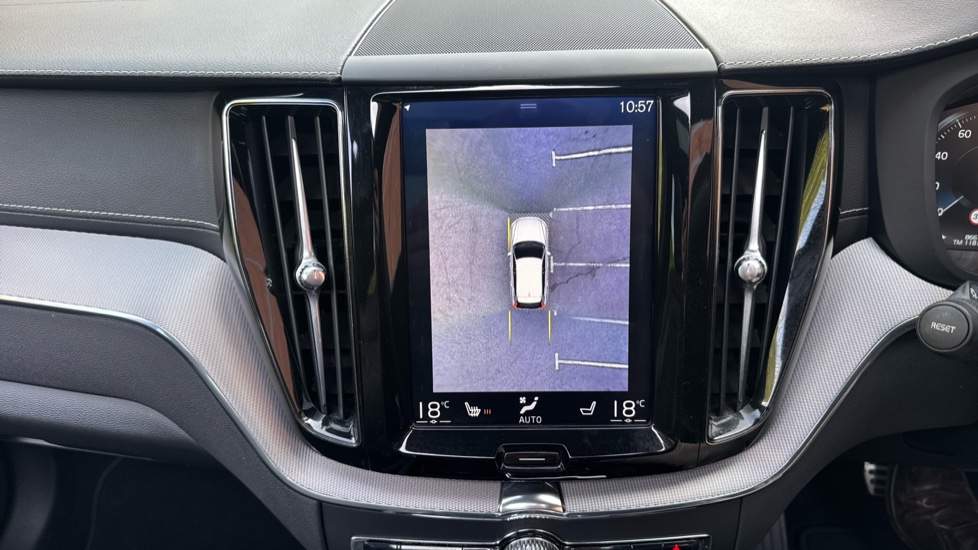Volvo XC60 2.0 T5 [250] R DESIGN Pro 5dr AWD Geartronic Petrol Estate - Image 49