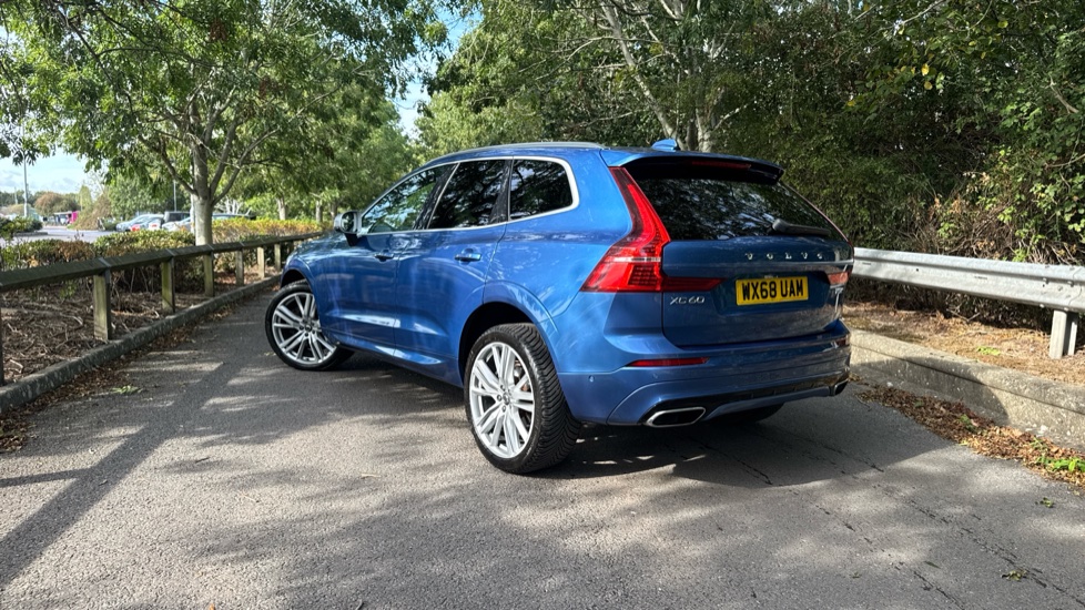 Volvo XC60 2.0 T5 [250] R DESIGN Pro 5dr AWD Geartronic Petrol Estate - Image 55