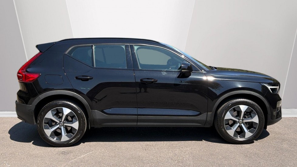 Volvo XC40 2.0 B3P Plus Dark 5dr Auto Petrol Estate - Image 3