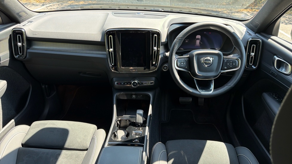 Volvo XC40 2.0 B3P Plus Dark 5dr Auto Petrol Estate - Image 5