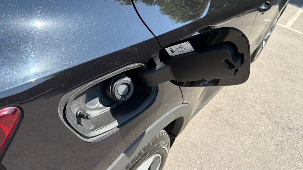 Volvo XC40 2.0 B3P Plus Dark 5dr Auto Petrol Estate - Image 15