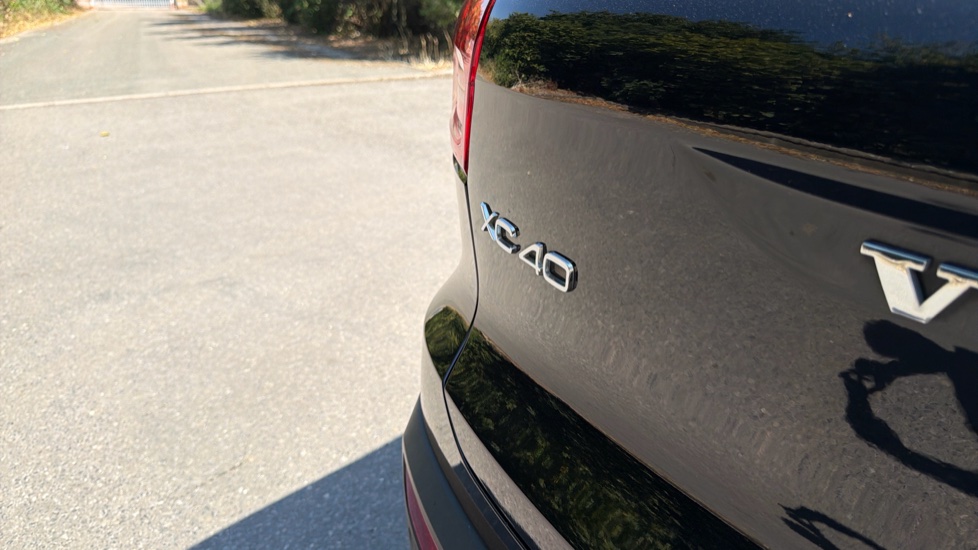 Volvo XC40 2.0 B3P Plus Dark 5dr Auto Petrol Estate - Image 60
