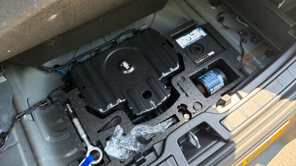Volvo XC40 2.0 B3P Plus Dark 5dr Auto Petrol Estate - Image 63