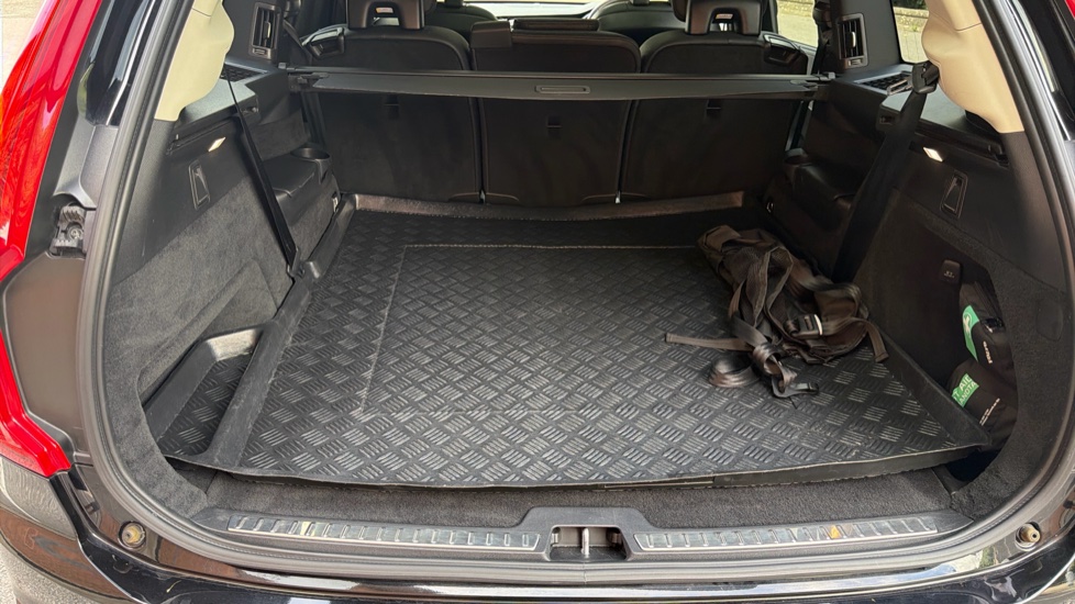 Volvo XC90 2.0 B5D [235] Plus Dark 5dr AWD Geartronic Diesel Estate - Image 61